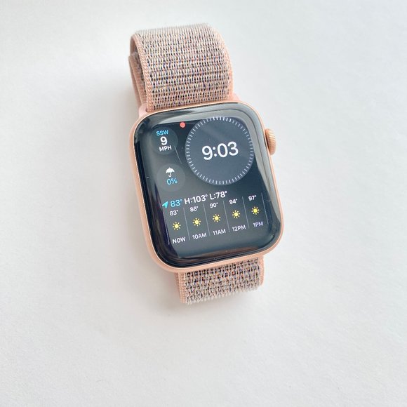 Apple Watch Series 4, Gold Aluminum Case 44mm - Picture 7 of 15